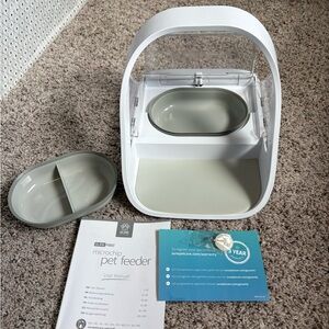SureFeed microchip pet feeder